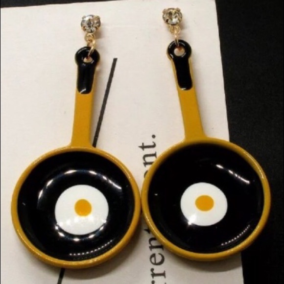 n/a Jewelry - Fun Frying Pan Black Enamel Crystal Earrings